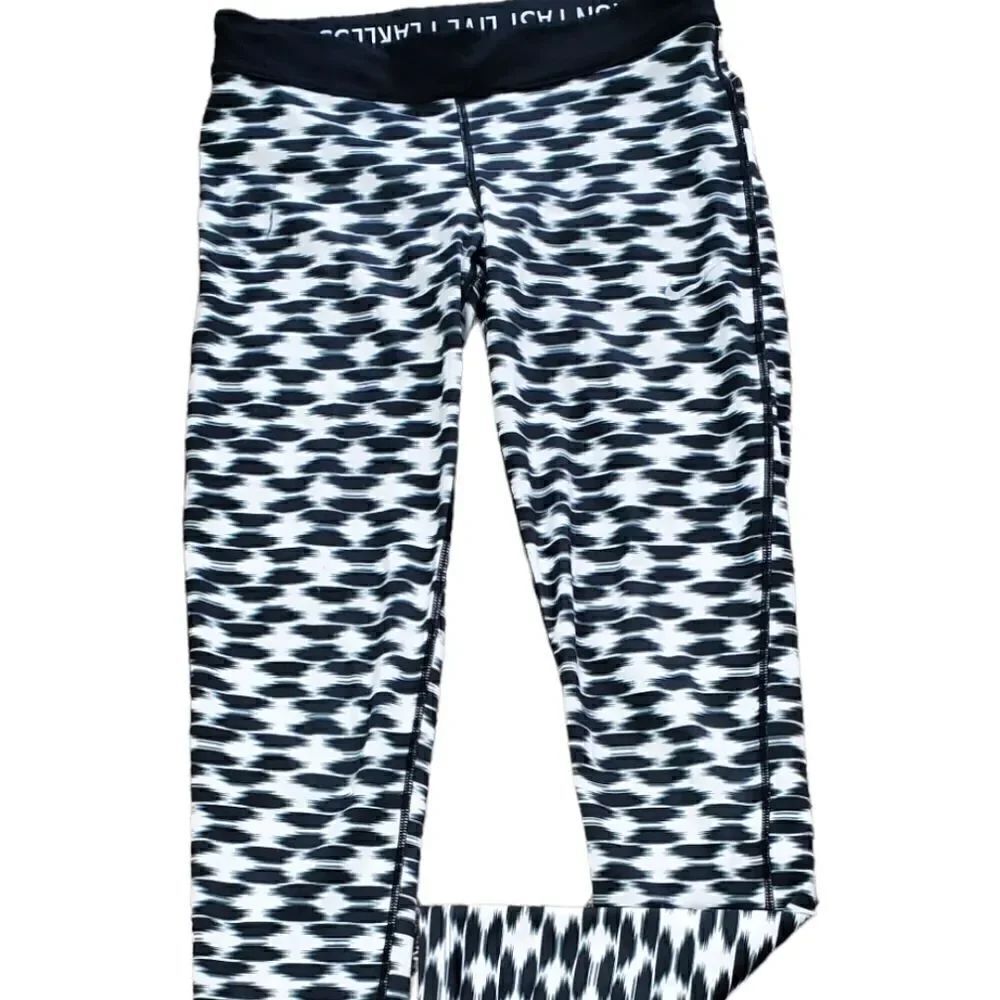 Nike Black & White 7/8 Dry Fit High-Rise Leggings